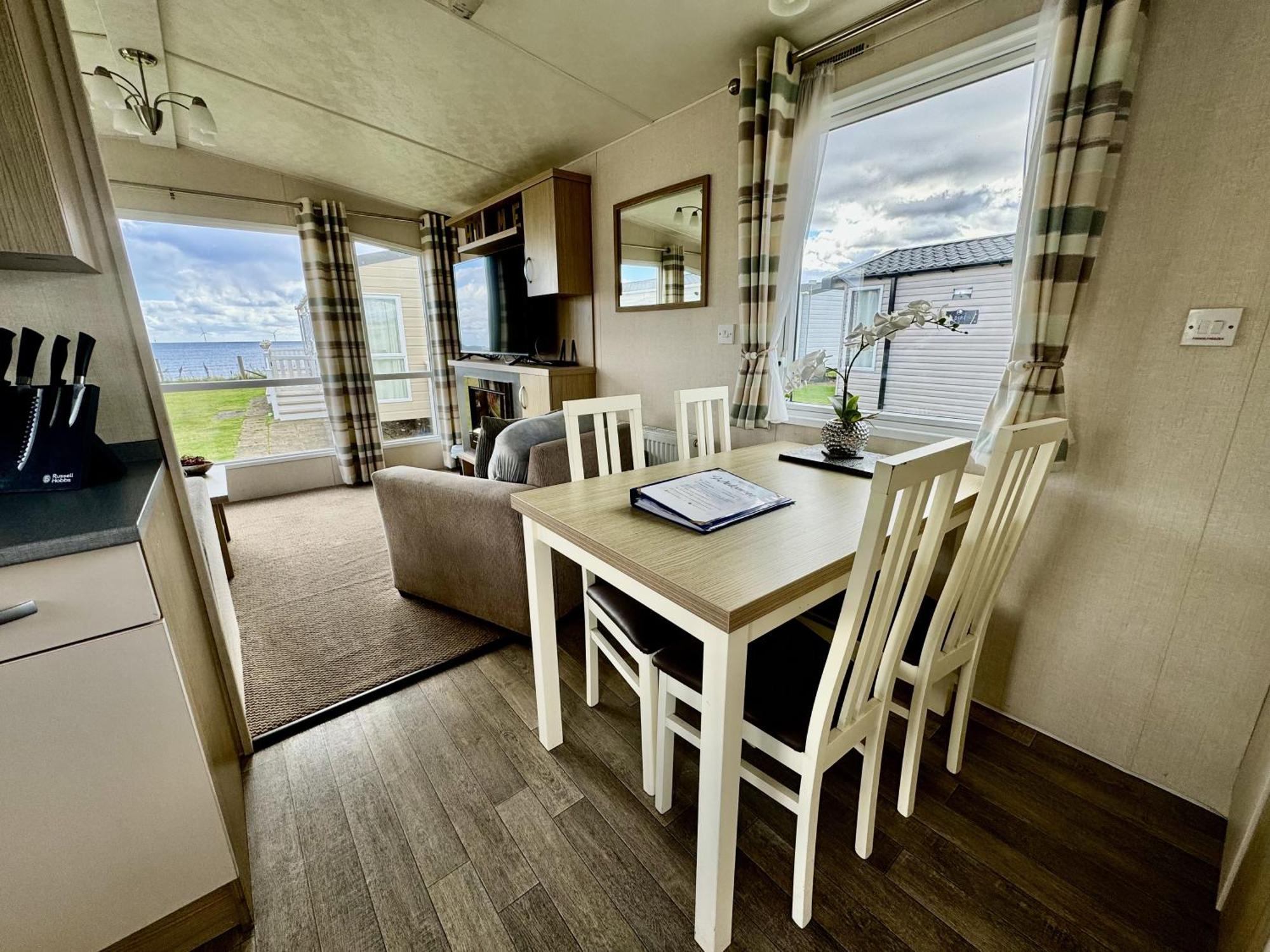 New Sea View Platinum Caravan With Huge Decking Ньюкасл-апон-Тайн Экстерьер фото