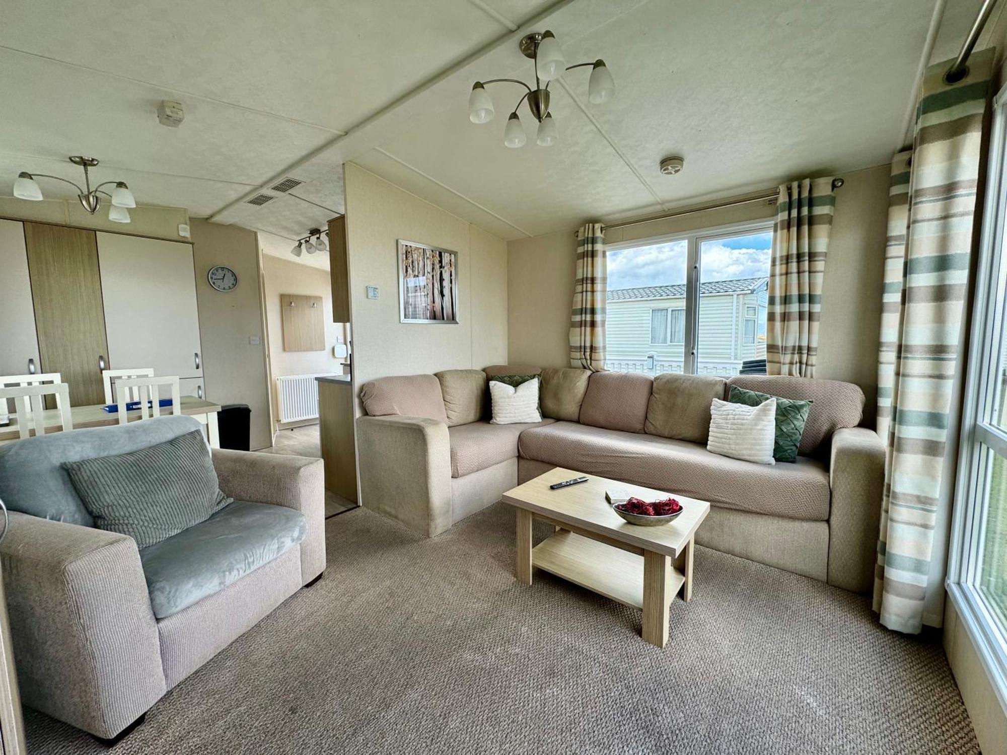New Sea View Platinum Caravan With Huge Decking Ньюкасл-апон-Тайн Экстерьер фото
