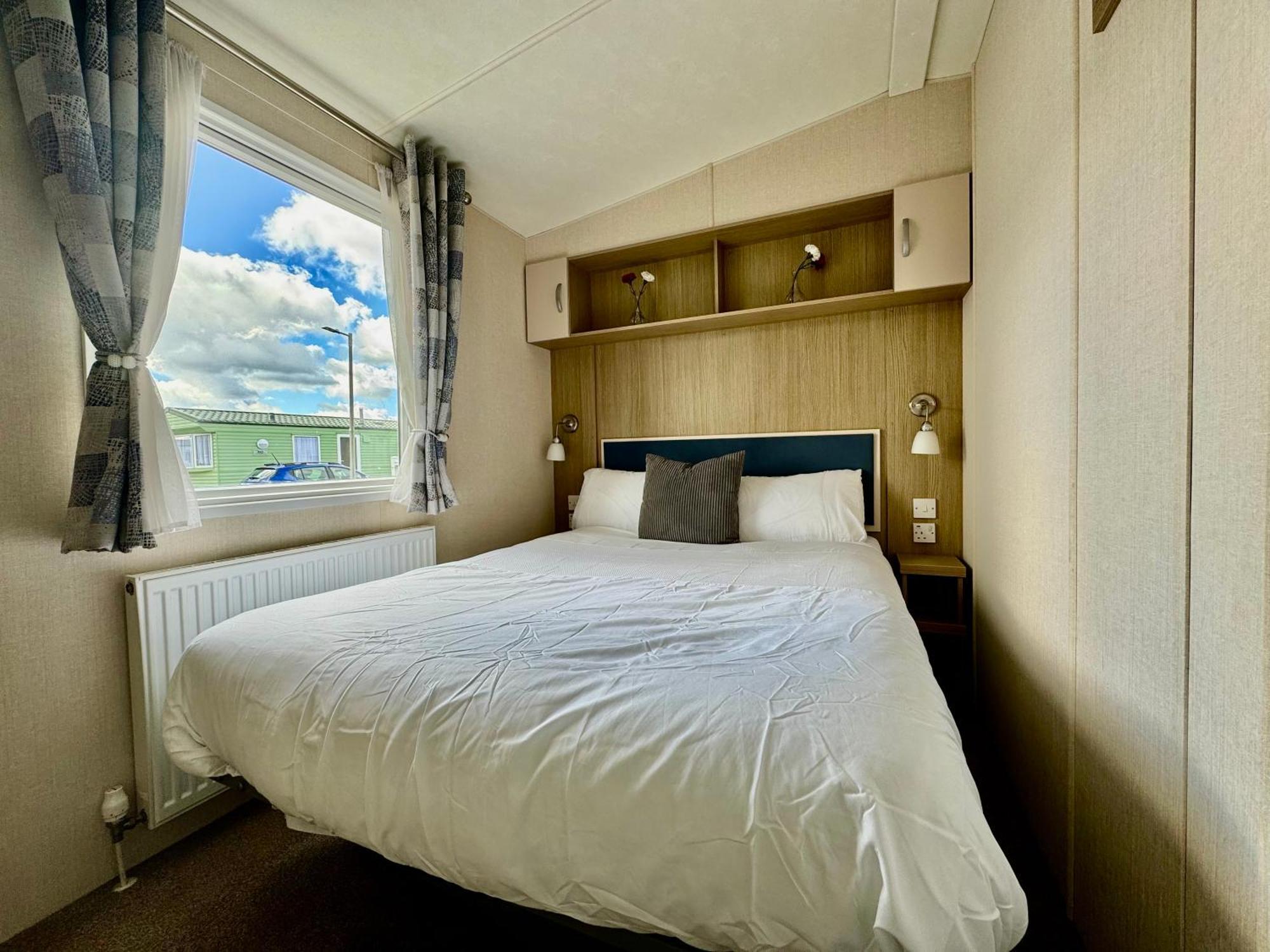 New Sea View Platinum Caravan With Huge Decking Ньюкасл-апон-Тайн Экстерьер фото