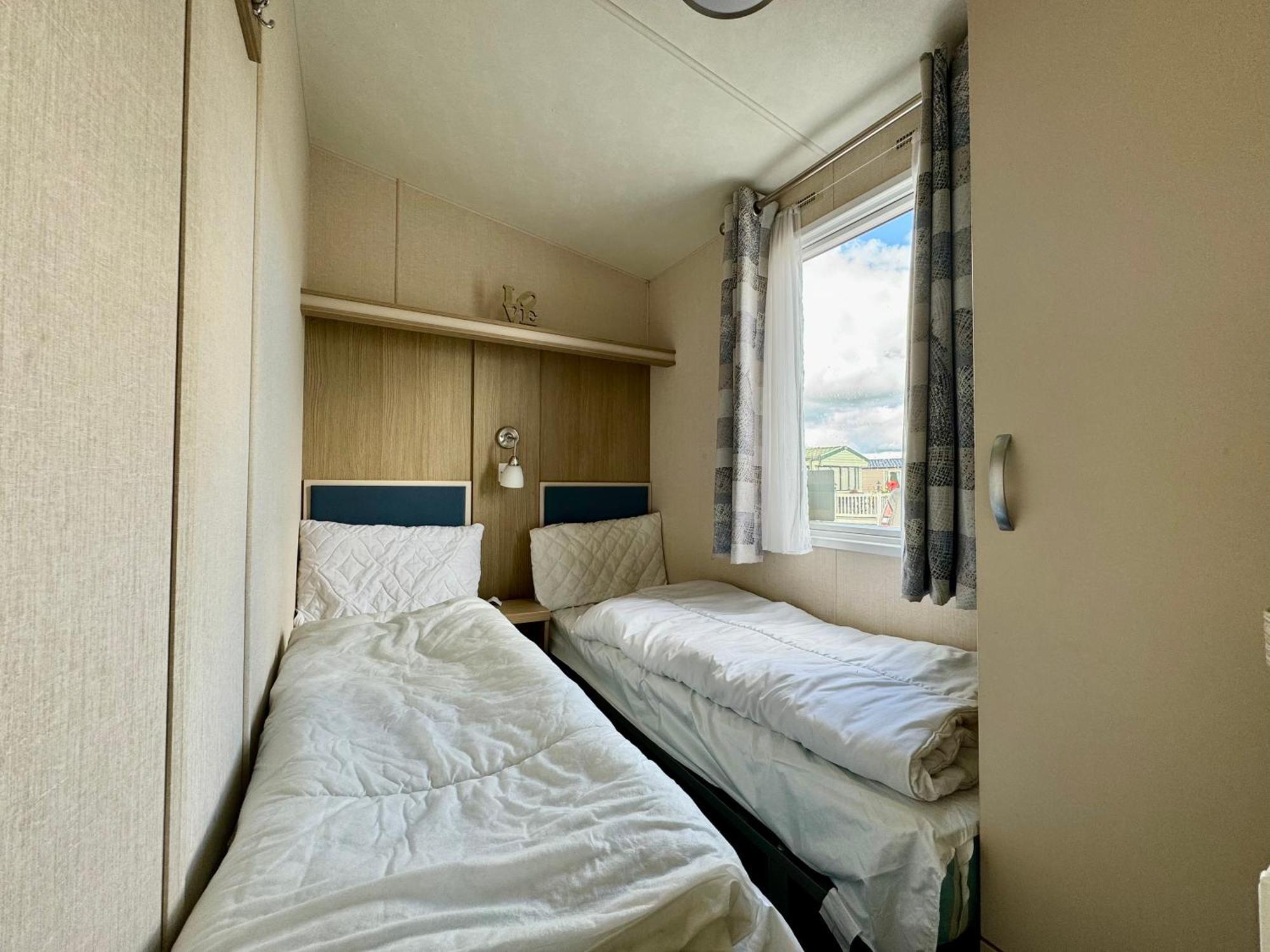 New Sea View Platinum Caravan With Huge Decking Ньюкасл-апон-Тайн Экстерьер фото