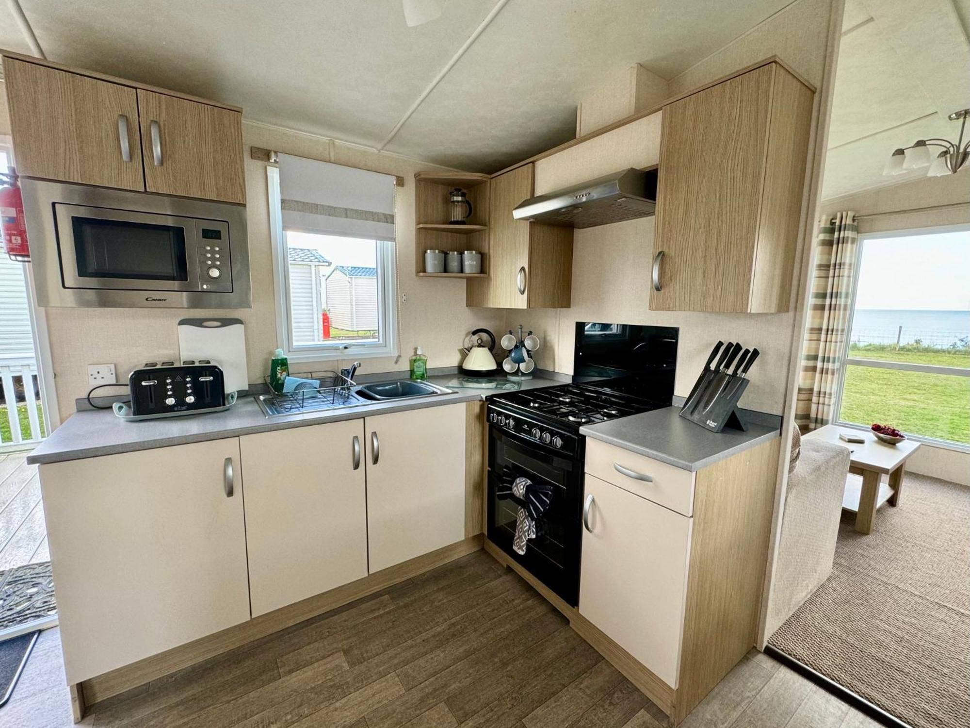 New Sea View Platinum Caravan With Huge Decking Ньюкасл-апон-Тайн Экстерьер фото